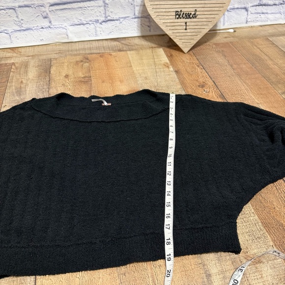 Free People | cropped fuzzy soft crewneck sweater size s - Picture 8 of 11